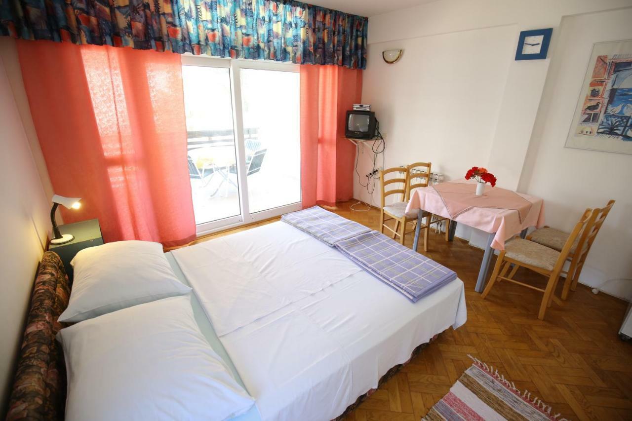 Apartments Paleka Петркане Екстериор снимка