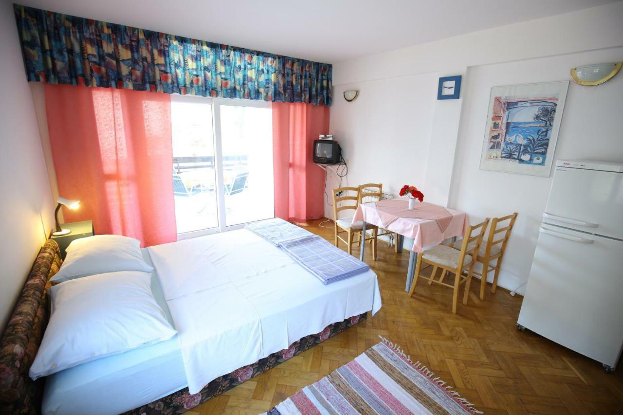 Apartments Paleka Петркане Екстериор снимка