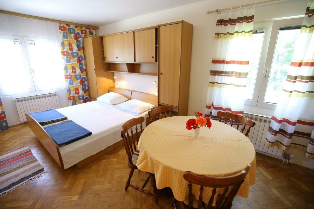 Apartments Paleka Петркане Екстериор снимка