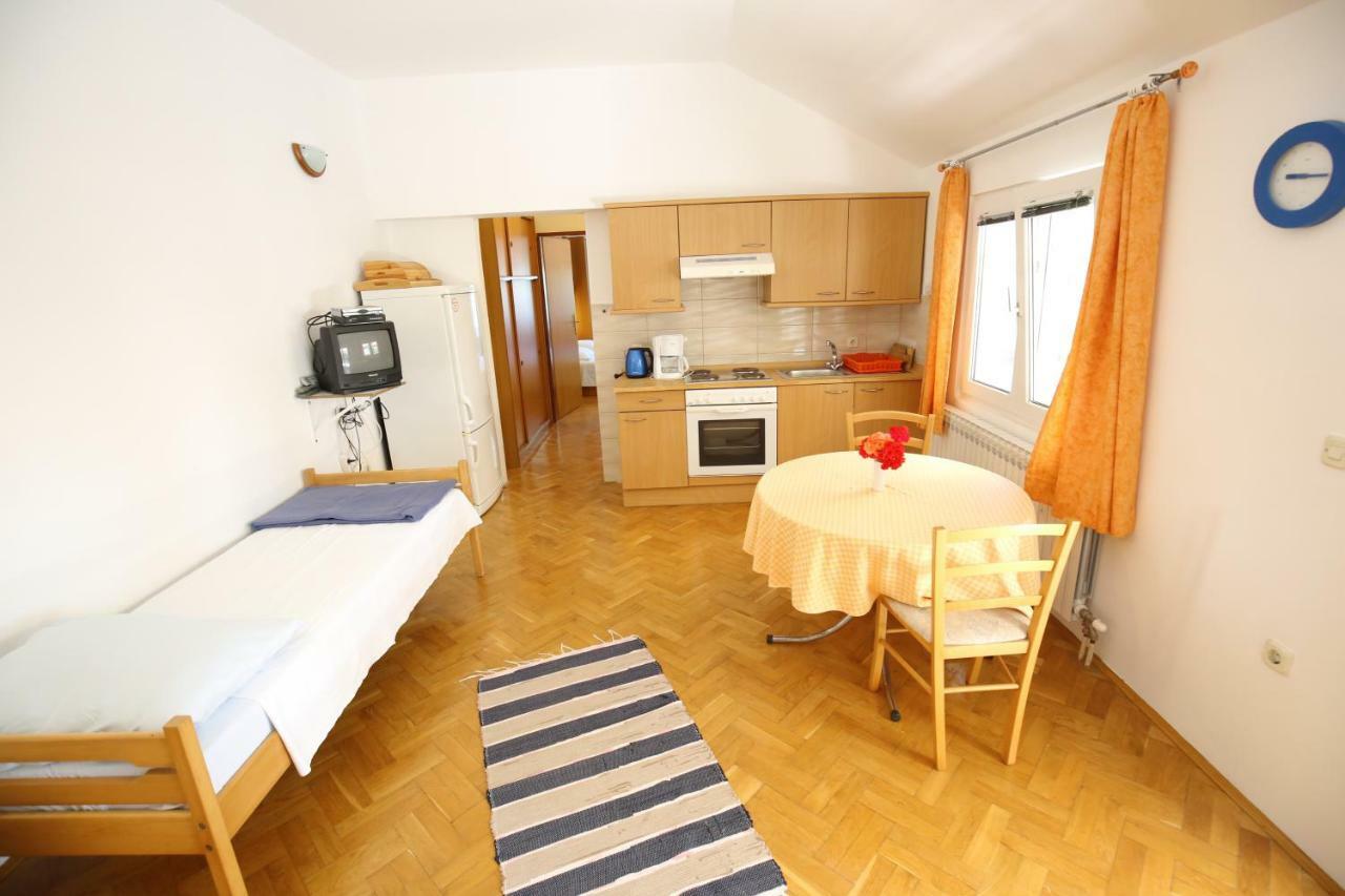 Apartments Paleka Петркане Екстериор снимка